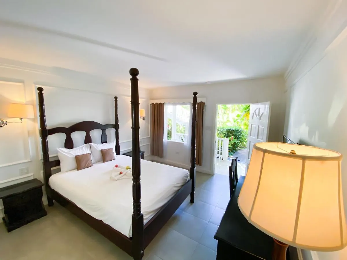 Merrils Deluxe Negril Hotel