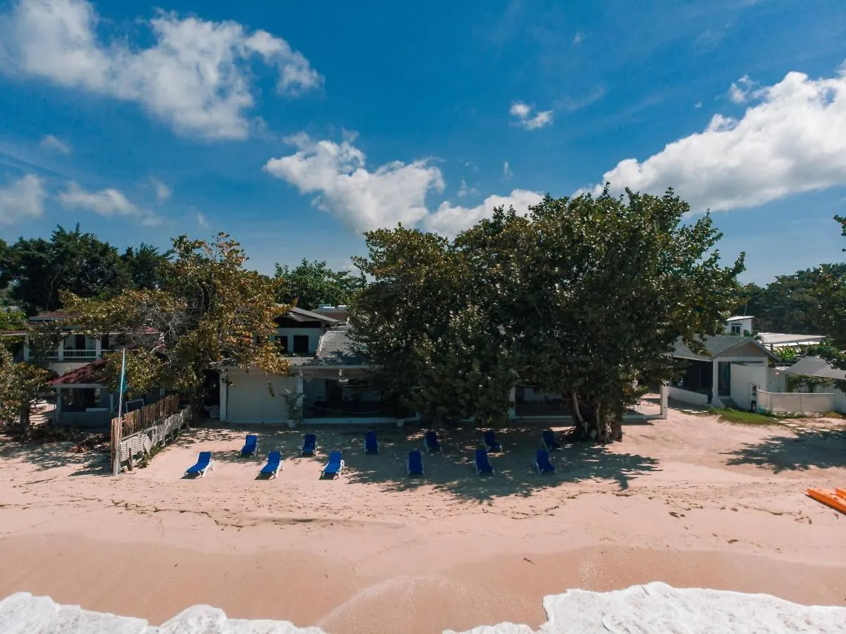 Merrils Deluxe Negril Hotel