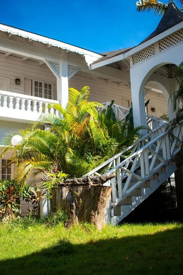 Merrils Deluxe Negril Hotel