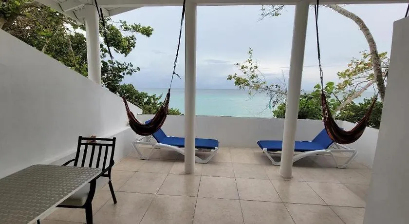 Merrils Deluxe Negril Hotel